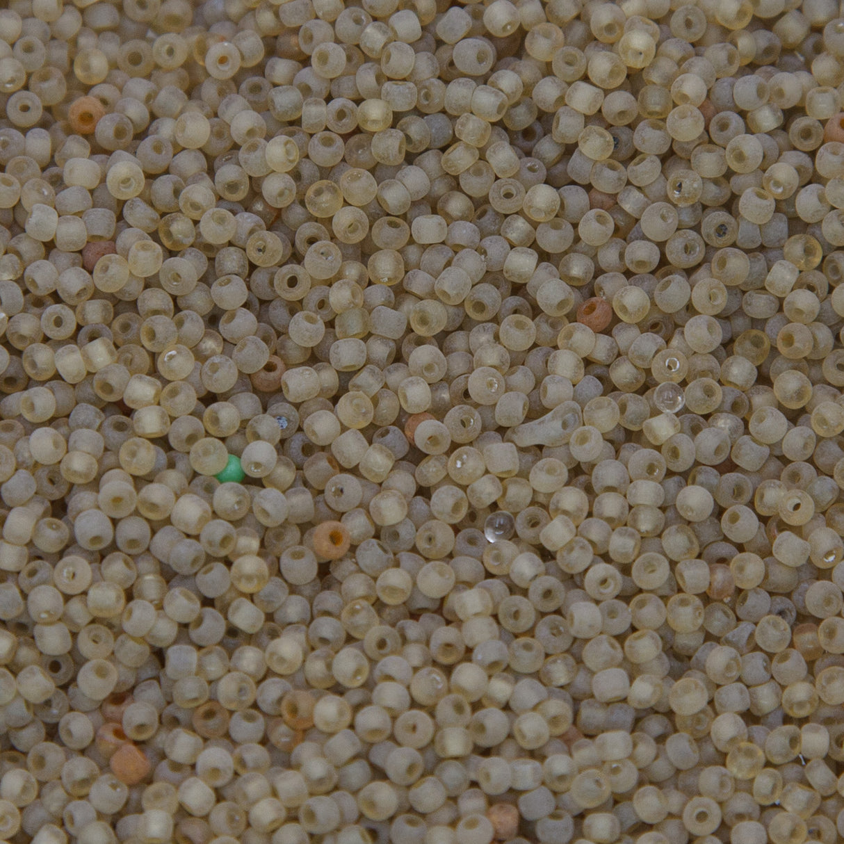 12SV100-47: Vintage Venetian Tr C/L Light Tan 12/0