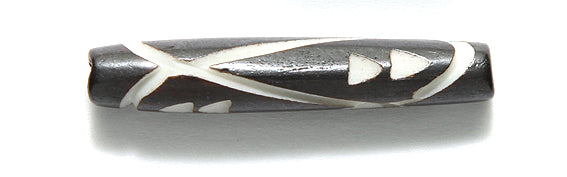 36IP109-CI: India Bone Hare Pipe Brw/black Carved 1.5in 12 Pieces