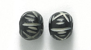 8BN109-CC: India Bone Round Black Carved Criss Cross 8mm 25 Pieces