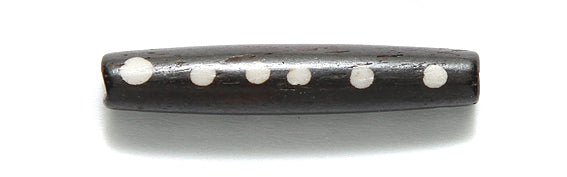 36IP109-CP: Ind Bone Hare Pipe Black With White 1.5inch 15 Pieces