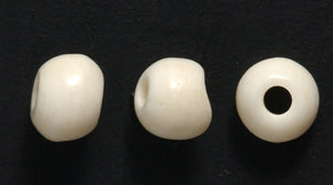 6BN114: Bone Smooth Round 5-6mm Average 75 Pieces