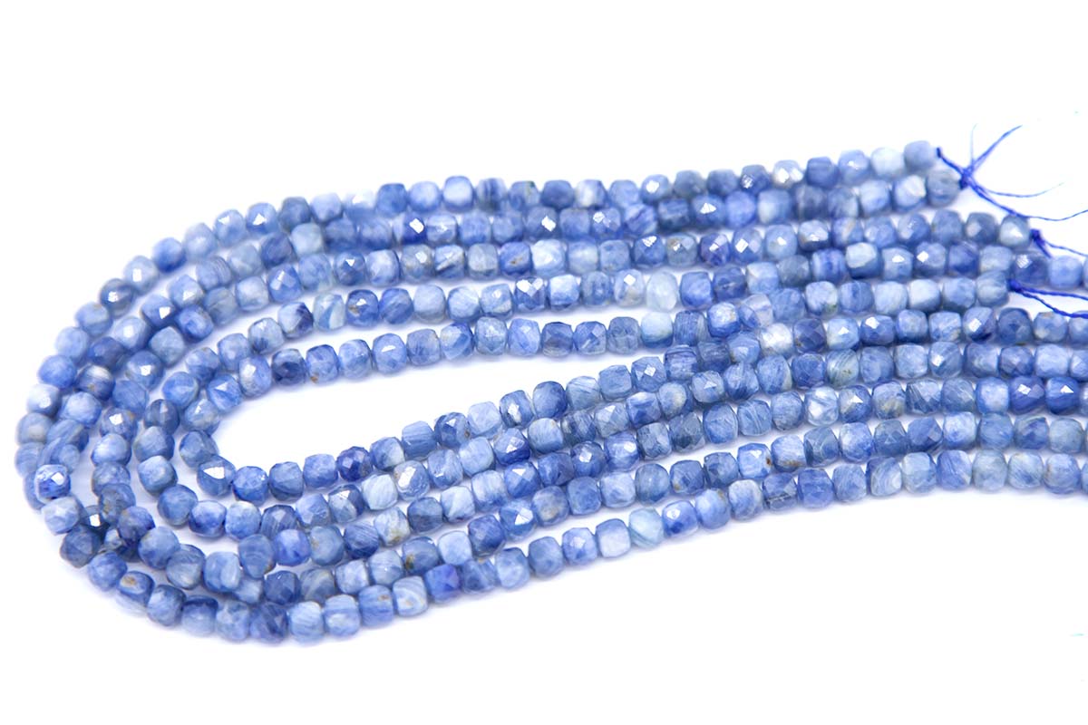 52ST473-WF: Kyanite FC Cube 4mm