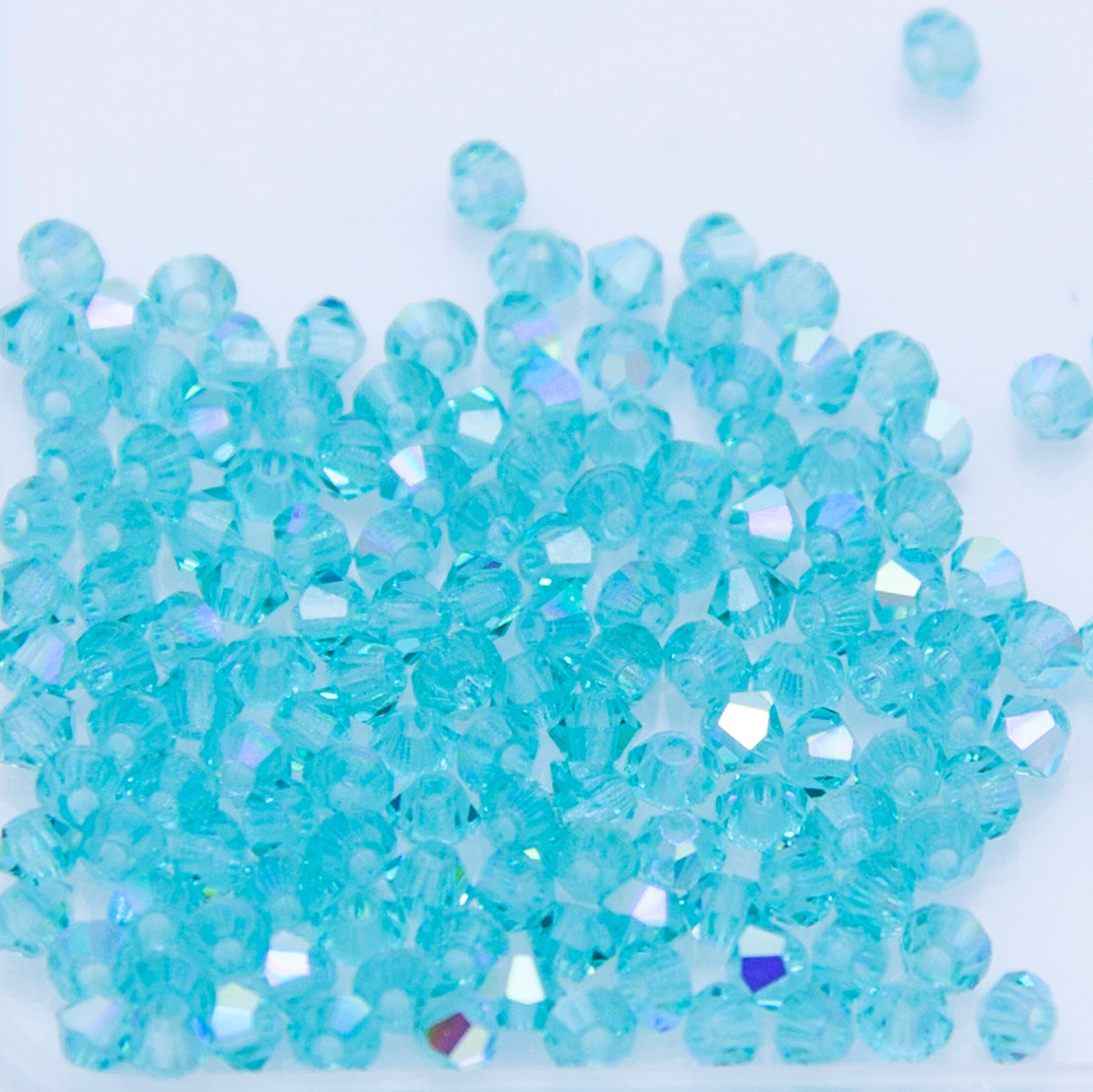 80CC585-S: Preciosa Crystal Dia Caribbean Sea AB 3mm 144 Pc
