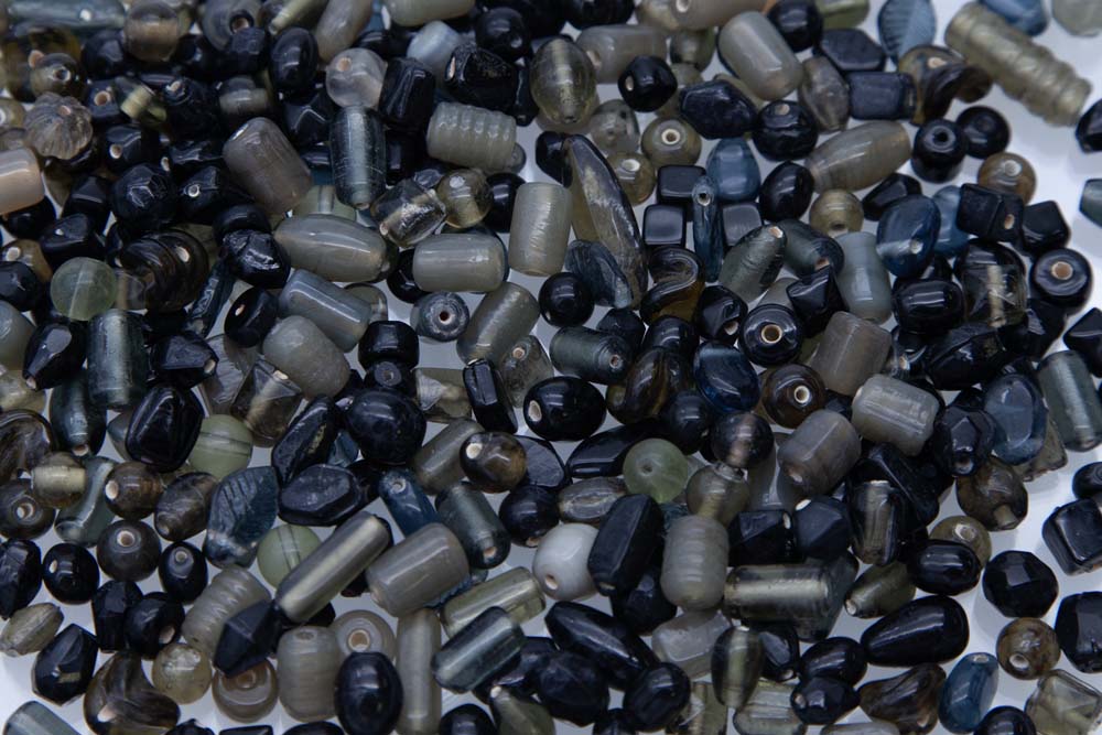 3VE509: India All Mixed Up Black/Grey 6 to 24mm - 200 Grams