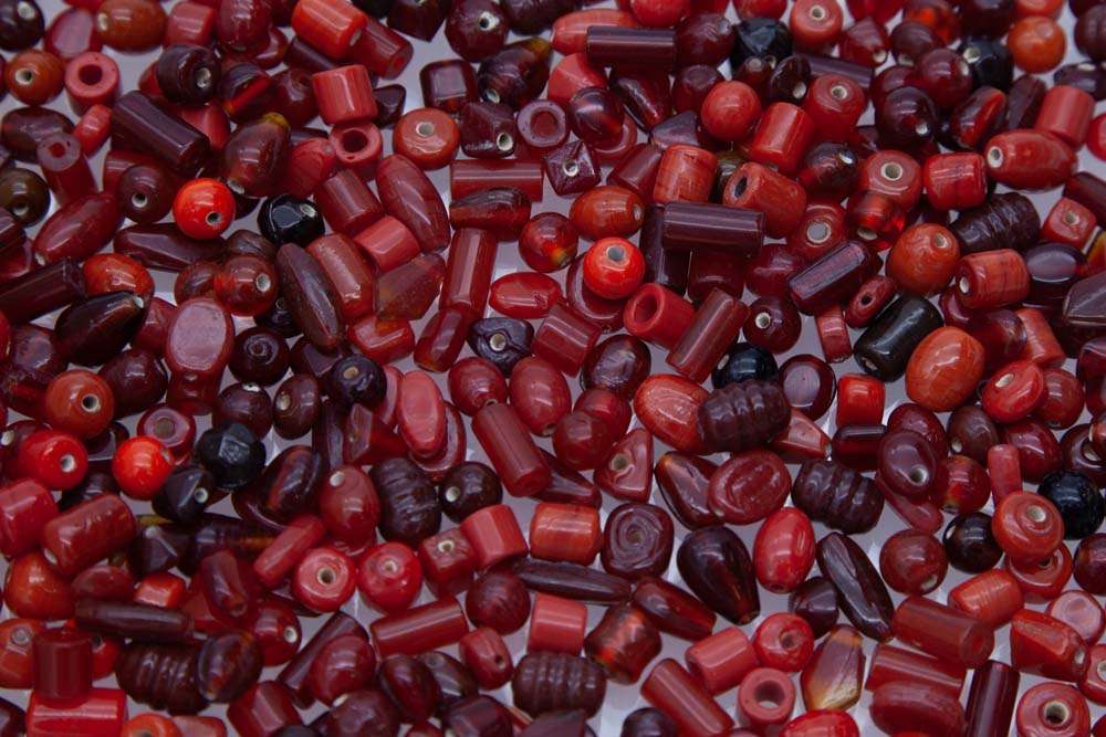 3VE544: India All Mixed Up Reds 6 to 24mm - 200 Grams