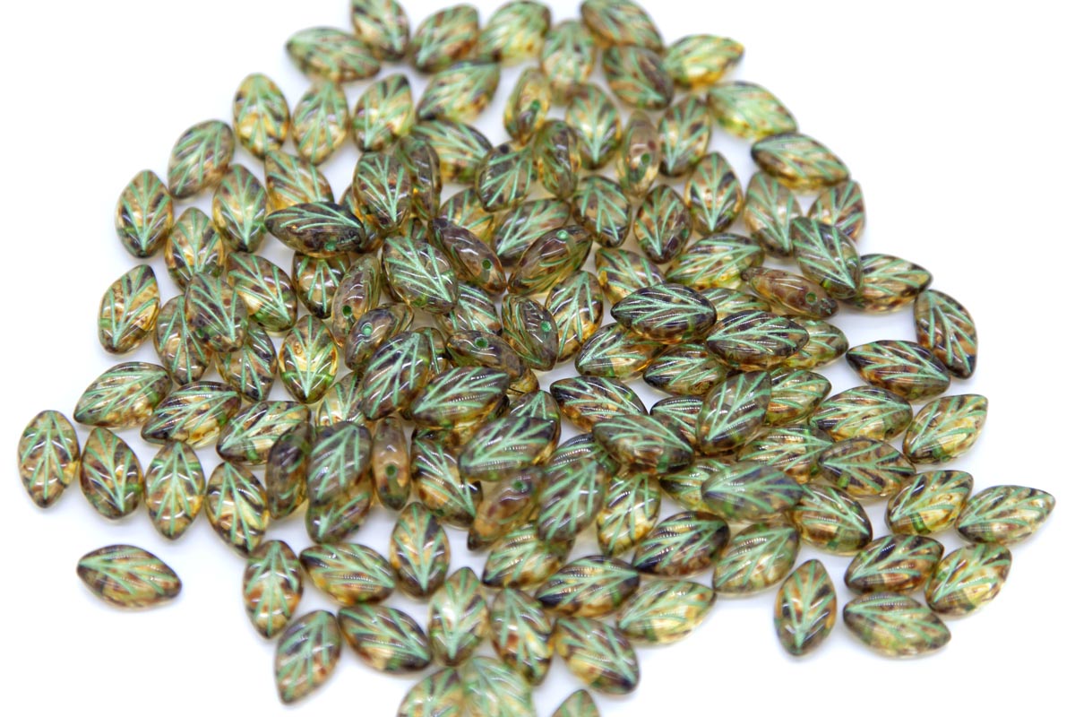 89LF052-GN: Czech Beech Leaf with Green 7x11mm 125pcs
