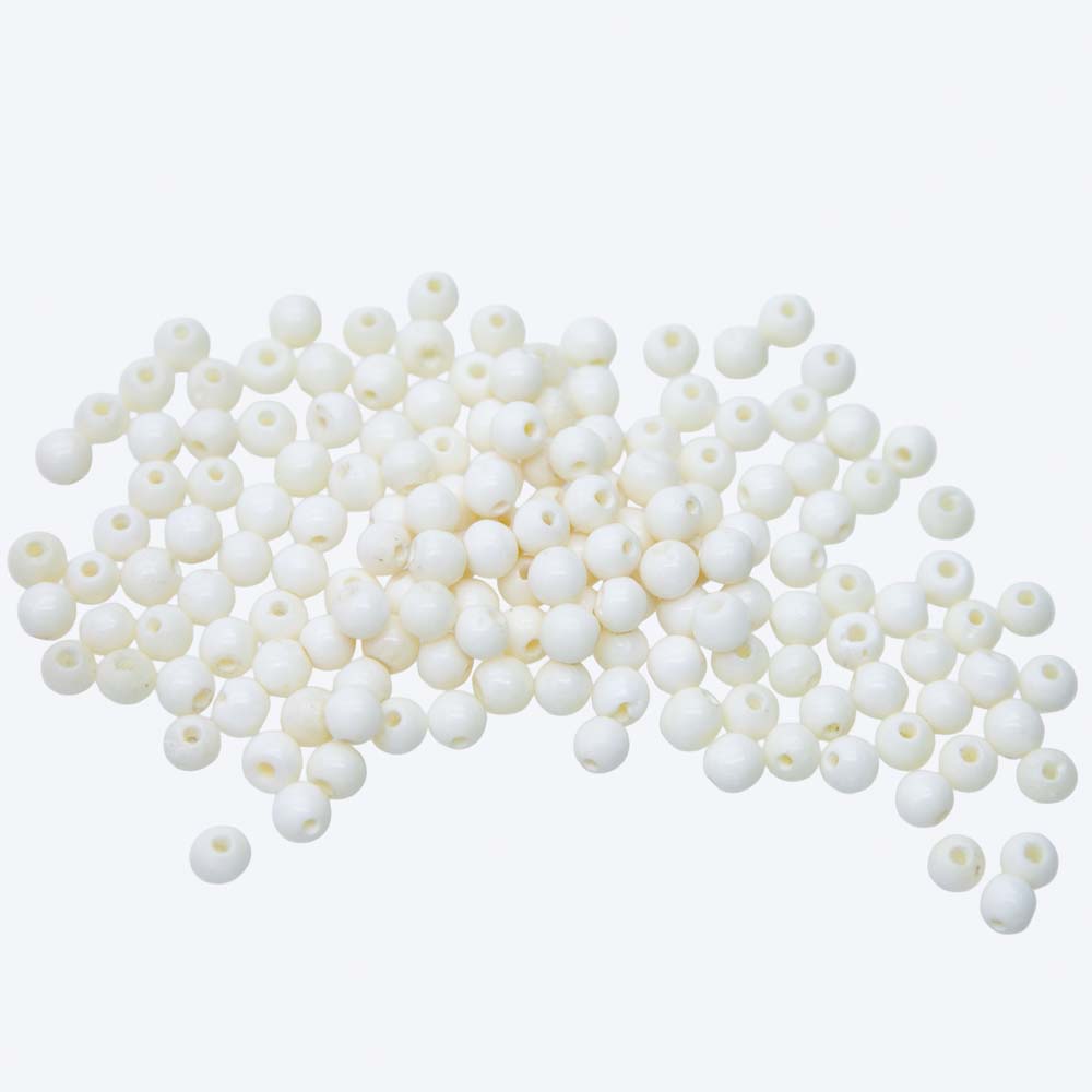 5BN114: Bone Smooth Round Cream/White 5mm Avg 200 Pieces