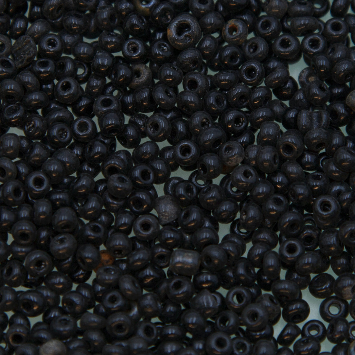 7SV100-5: Vintage Venetian Opaque Jet Black 7/0 250 Grams