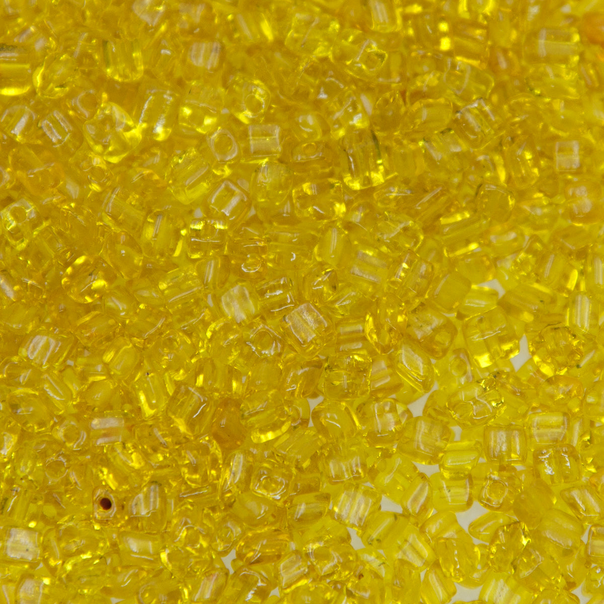 91SV222-3R: Vintage Venetian Trap Transparent Yellow #3 3-3.5mm 50 Gram Bag