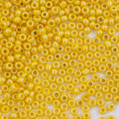 Antique Venetian 10/0 Seed Bead Opaque Luster Dandelion #1 - 10 Grams