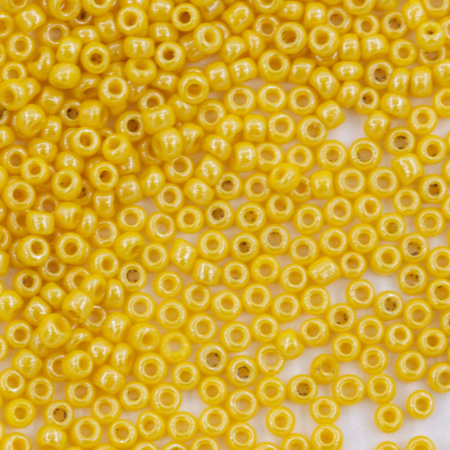 Antique Venetian 10/0 Seed Bead Opaque Luster Dandelion #1 - 10 Grams
