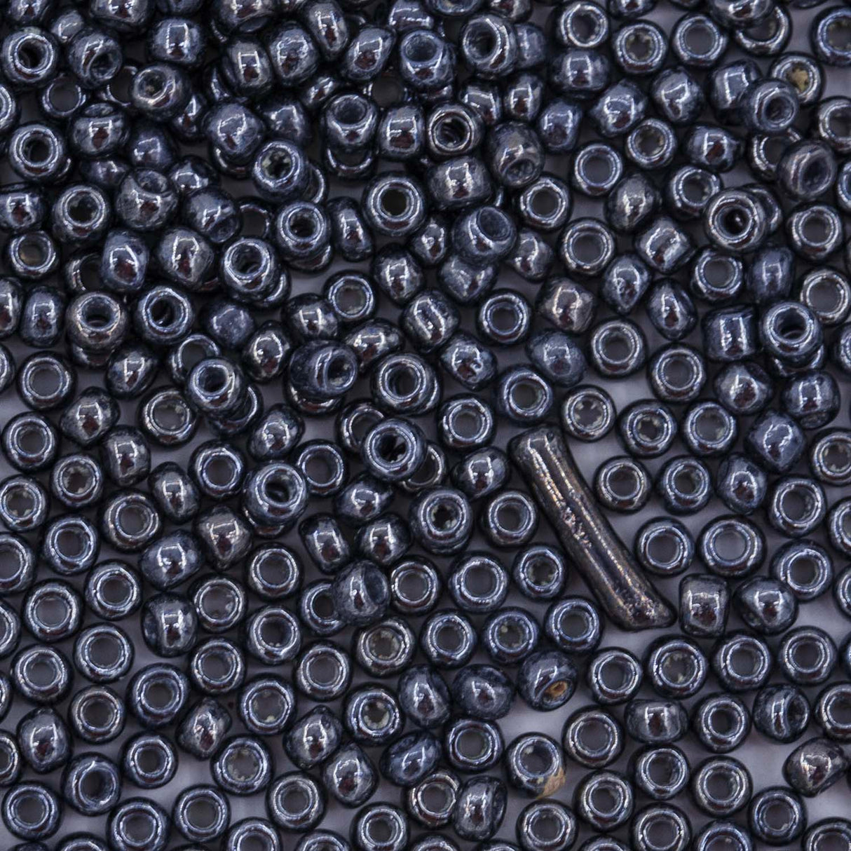 10SV806-1: Antique Venetian 10/0 Seed Bead Metallic Gun Metal #1 - 10 Grams