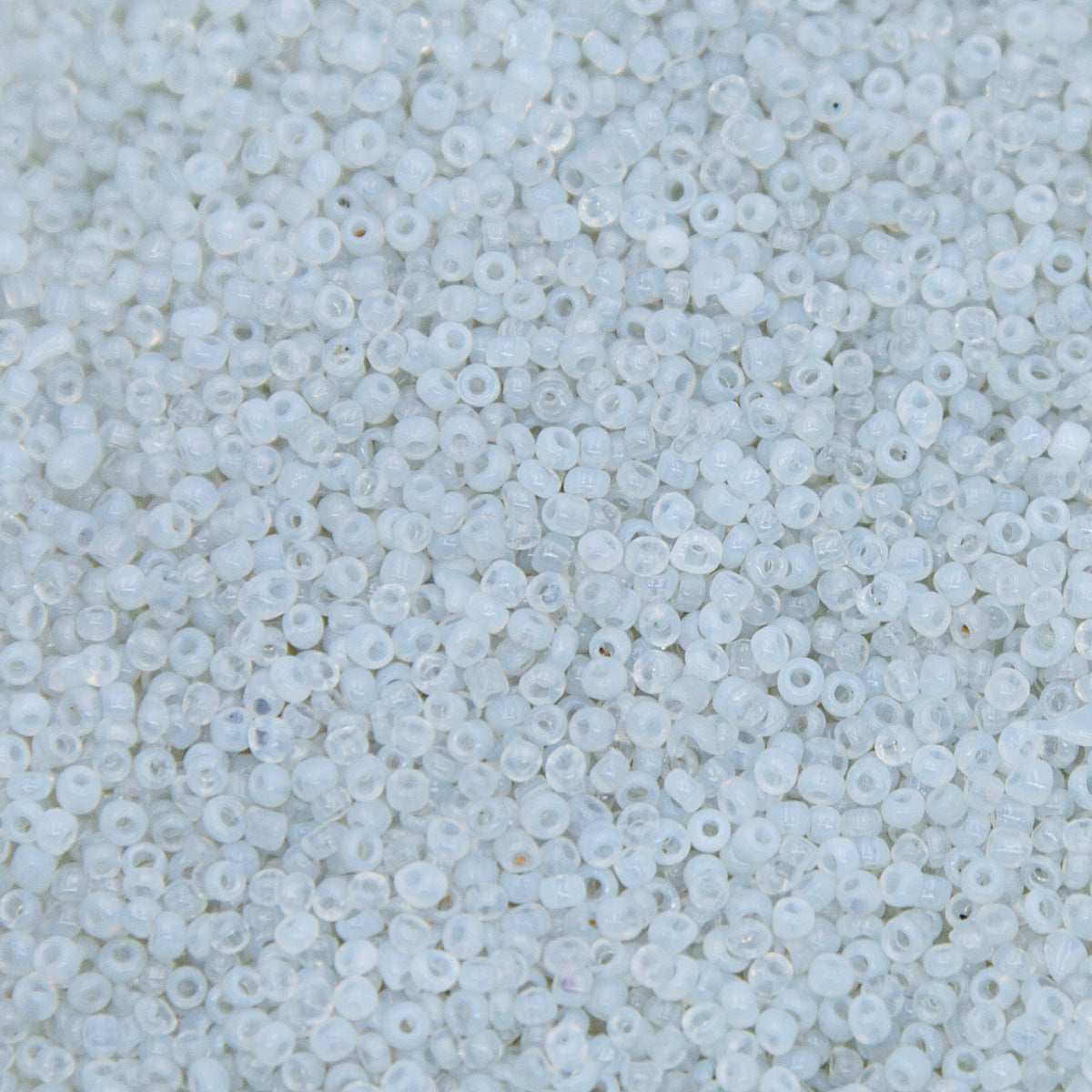12EP212-2AR: Vin French SB Opal & Crystal Mix 12/0 - 50 GM