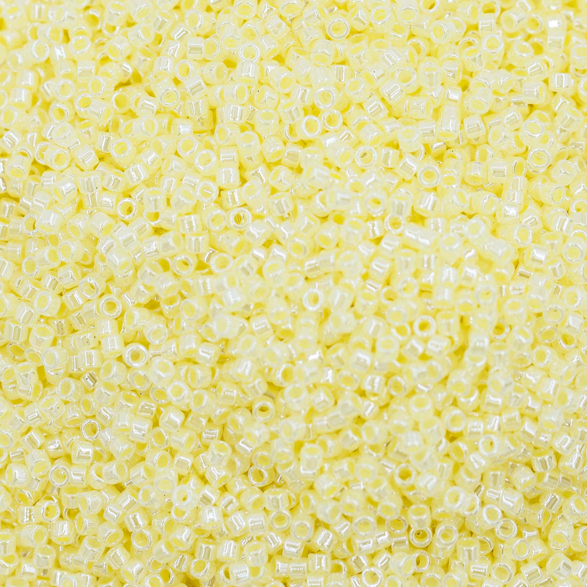 14SD622-TR: DB232 Delica Pale Lemon Ceylon 11/0 - 9GM