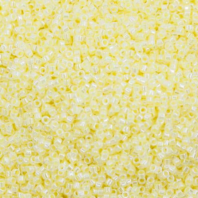 14SD622-TR: DB232 Delica Pale Lemon Ceylon 11/0 - 9GM