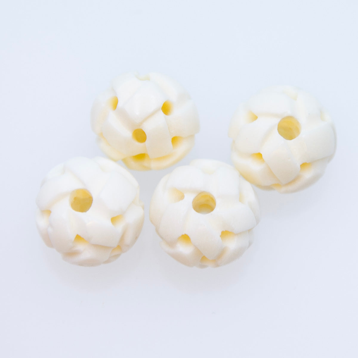 16BN114-WV: India Bone Carved Round White 16mm 4 Pc
