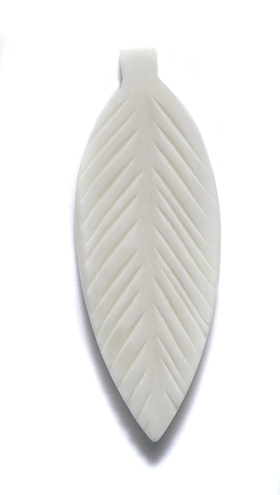 BN375-31: Bone Pendant Feather 18x50mm Average 4 Pieces
