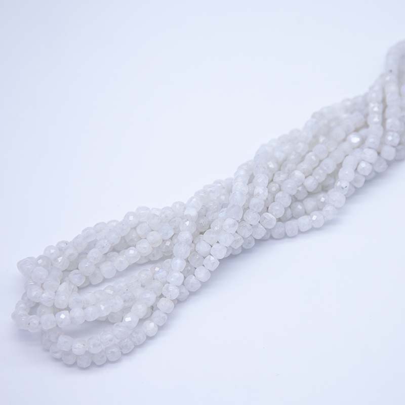 53ST185-WF: Rainbow Moonstone FC Cube 5mm