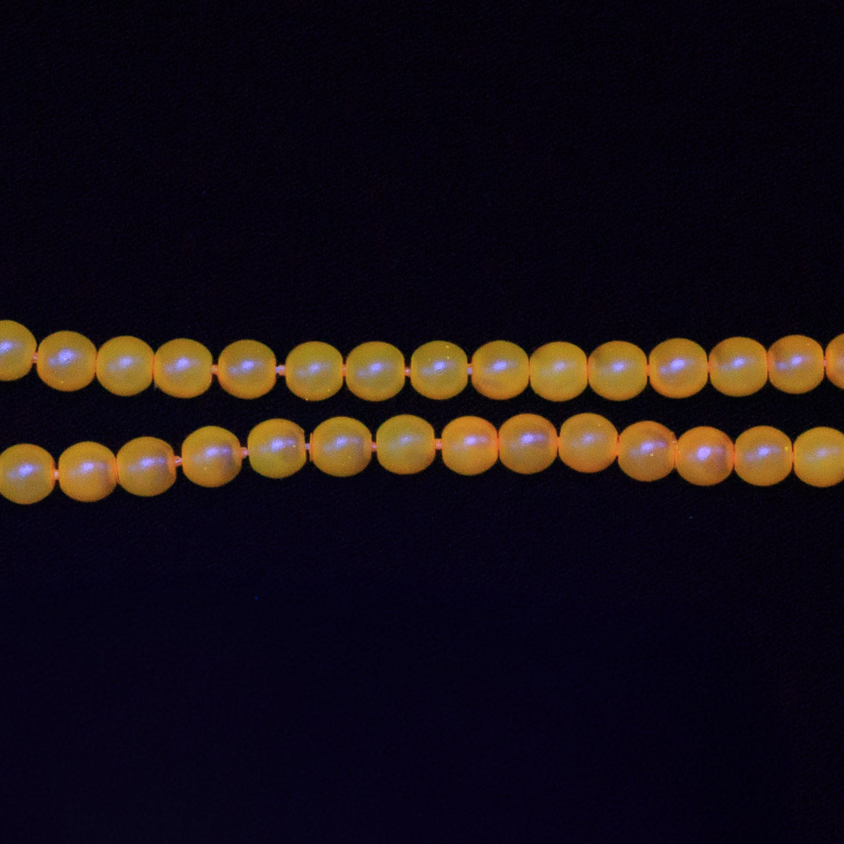 4RD634-N3R: CZ Round Tangerine Silk Neon Pearl 4mm-60PC