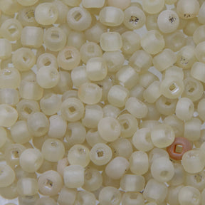 4SV100-19: Vintage Venetian Seed Bead Sq-H Tr Frostd Lt Yelllow 4/0