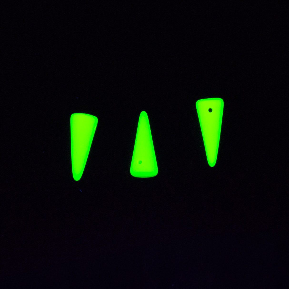5DP622-NMR: CZ Spike Drop Yellow Neon 5x13mm-20PC