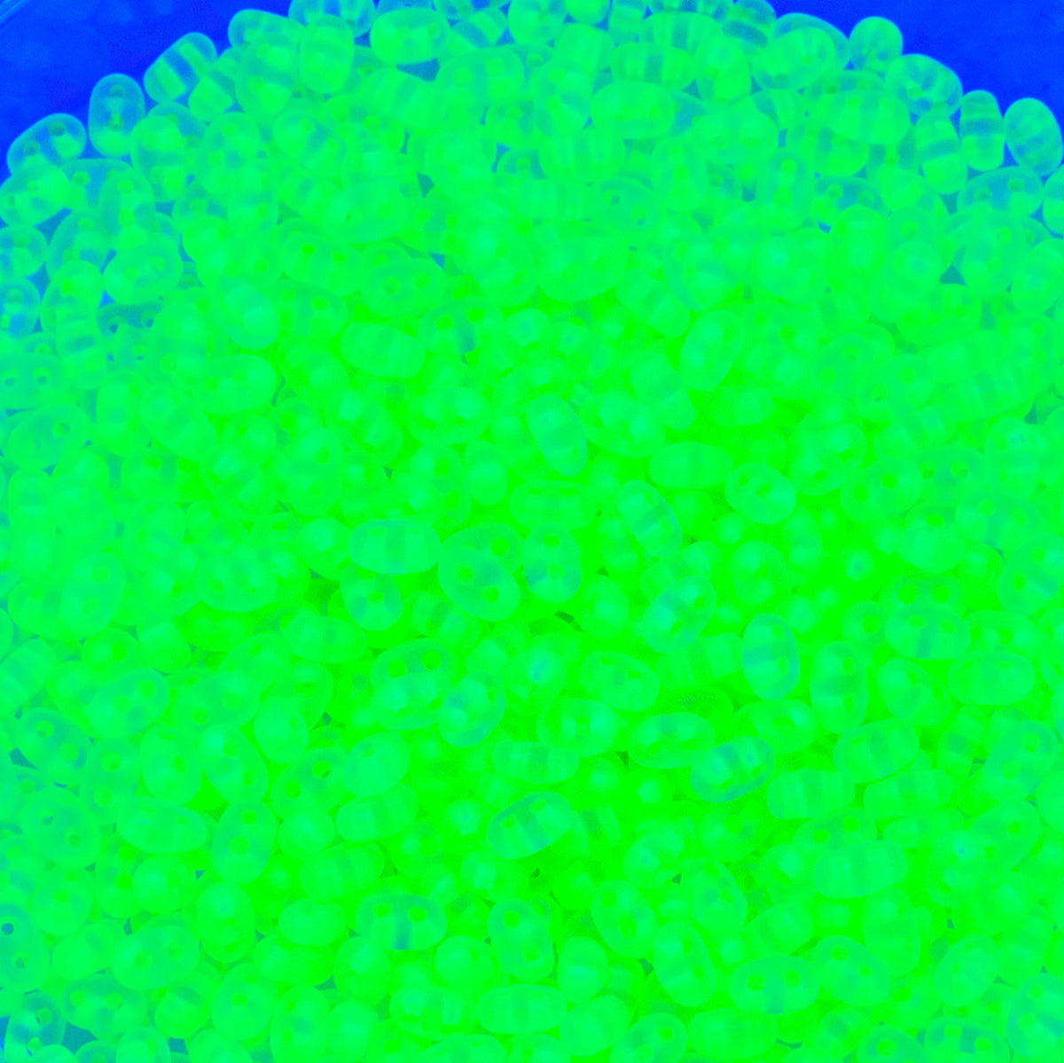 74SB622-N2R: CZ Twin 2-H SB Trans Neon Yellow 2.5x5mm 50GM