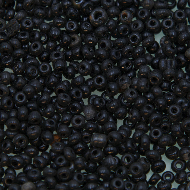 7SV100-5: Vintage Venetian Opaque Jet Black 7/0 250 Grams