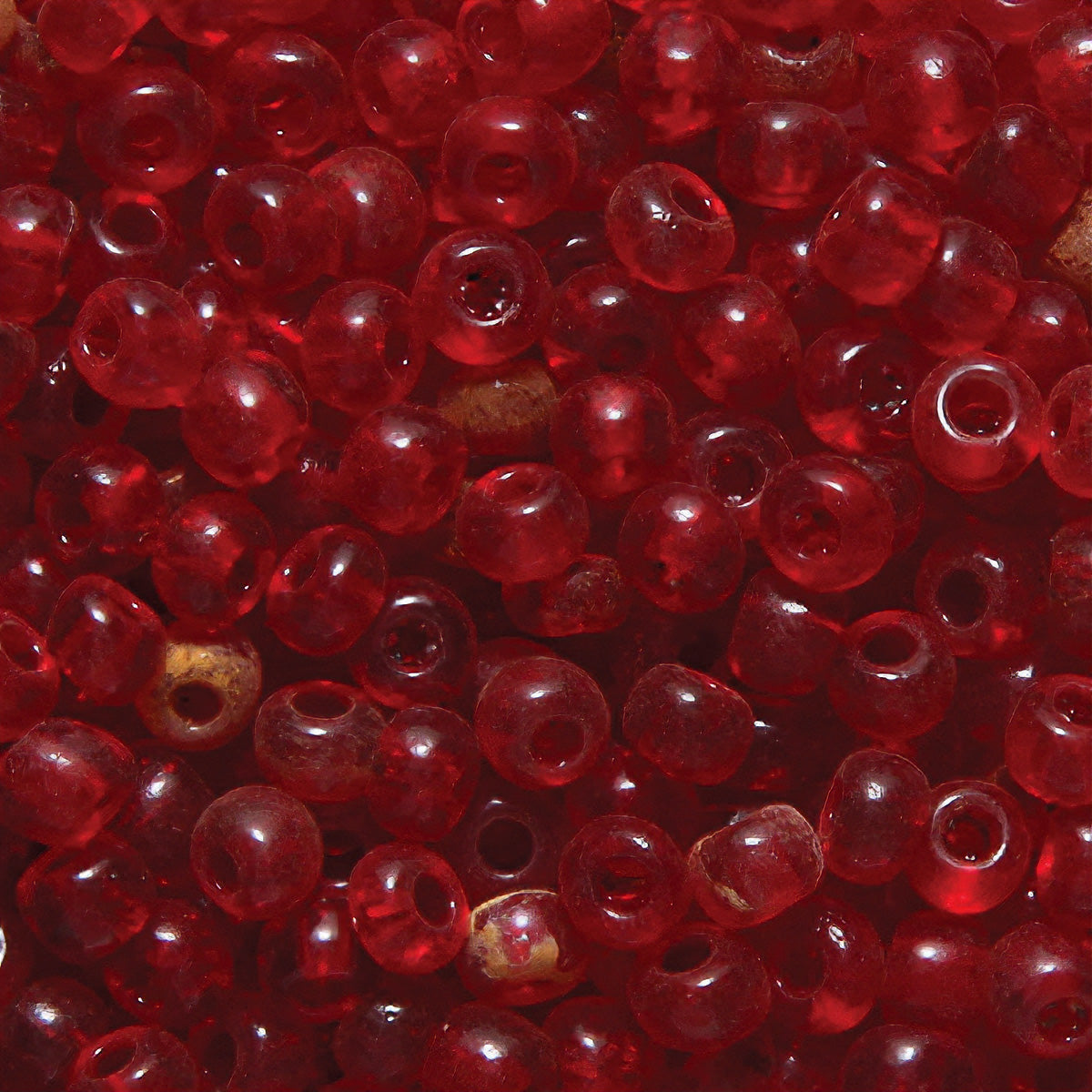 8SV246-2R1: VIN VEN TRNS Dark Ruby Red #2 8/0 50GM