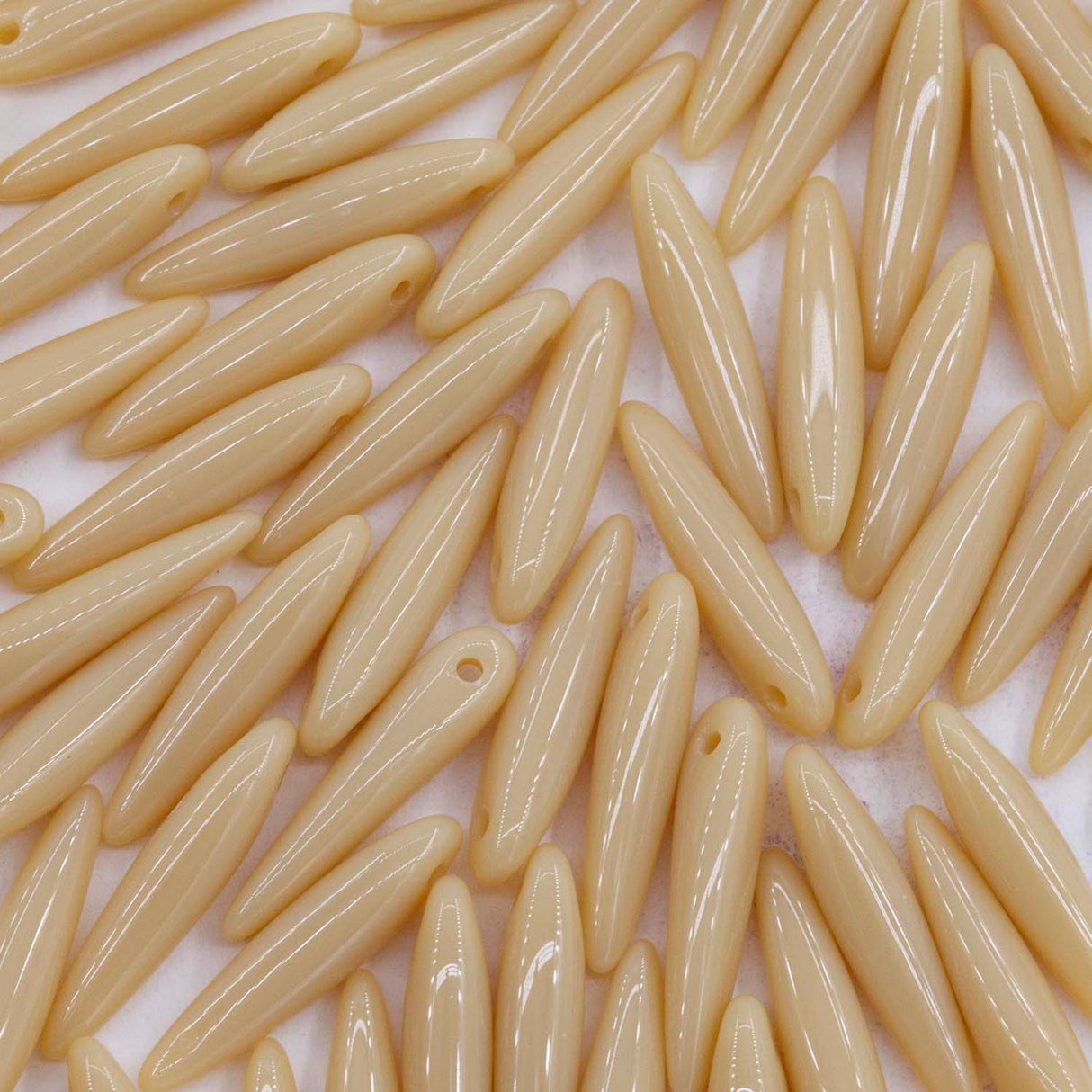 91DP151: Preciosa Ornela 5x16mm Beige Opaque Thorn Beads