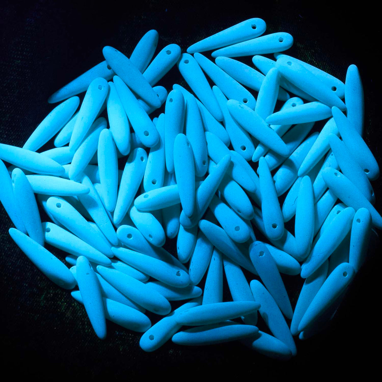 91DP667-M: Preciosa Ornela 5x16mm White Alabaster Blue Turquoise Silk Matt Thorn Beads