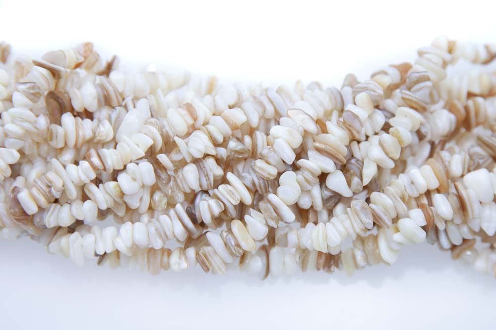 99MP611-N: 8-12mm Mother Of Pearl Chips 36"
