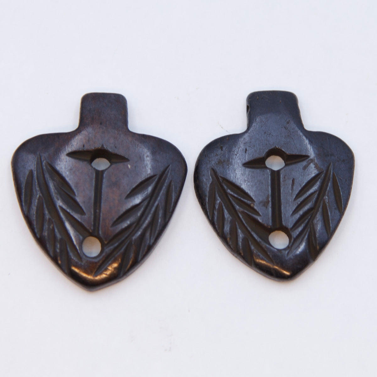 BN380-B: Bone Feather Print Button Brown 28X24mm AVG 10PPK