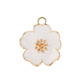 DZ0467-013: Zinc Charm 20x24mm White Flower 4PPK