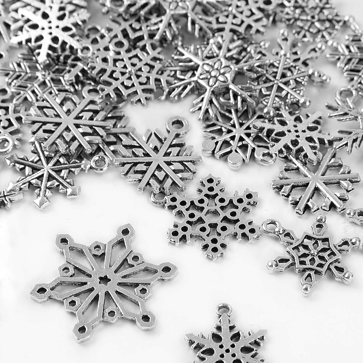 FZ900-S: Snowflake Charms 20PC Asst. Zinc Alloy