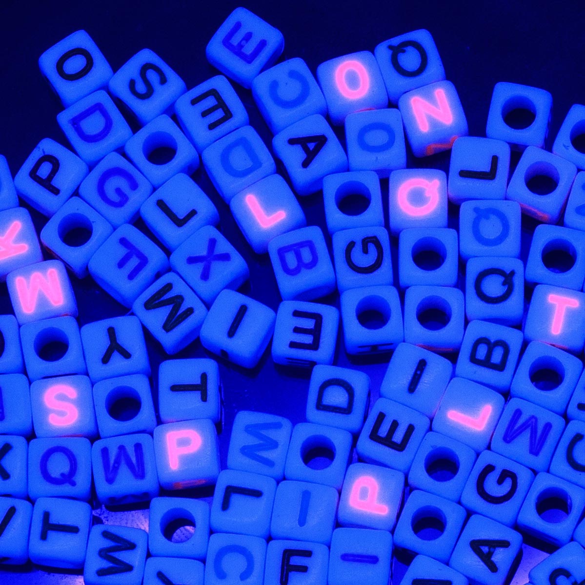 PL200-5: Acrylic Alphabet White/Multi 6x6mm 4mm Hole 100PPK