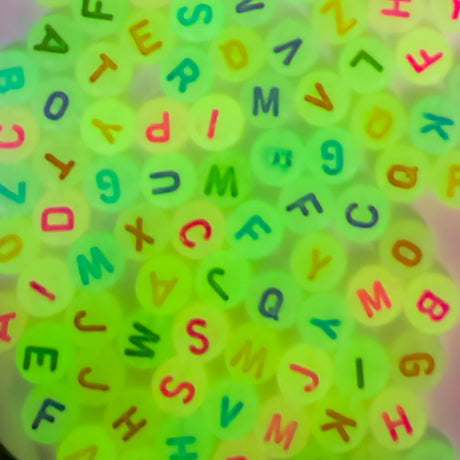 PL200-8: Glow in the Dark Acrylic Letter Disc Beads (100 pc Bag)