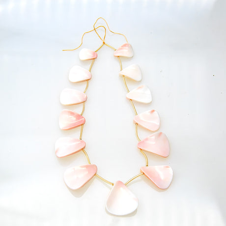 SH391-PTL: Queen Conch Shell Petal Drop Graduated 20-35mm
