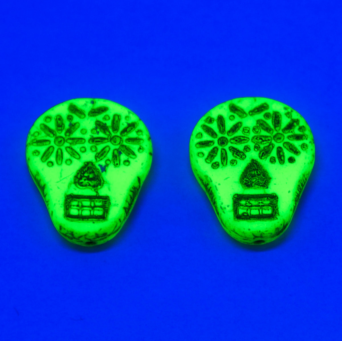 SK002: Sugar Skull - Lime Green and Emerald 19x16mm - 10 Pc