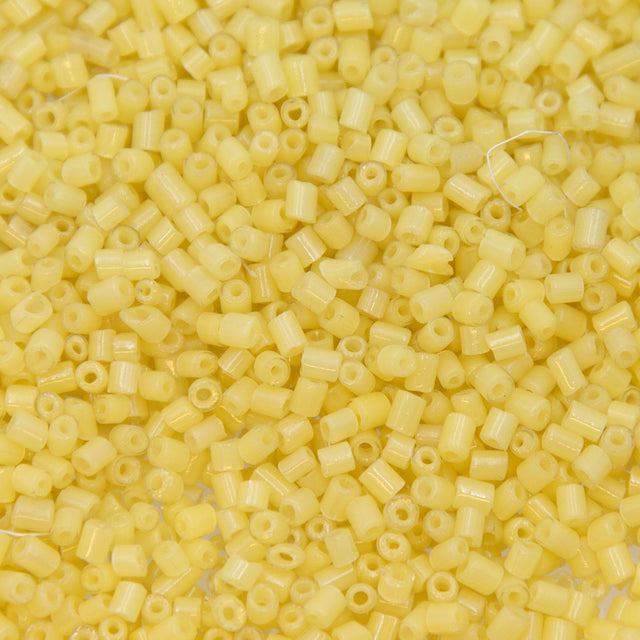 SV100-143: Vintage Venetian Tube Greasy Yellow 3x3mm AVG - 250 Grams