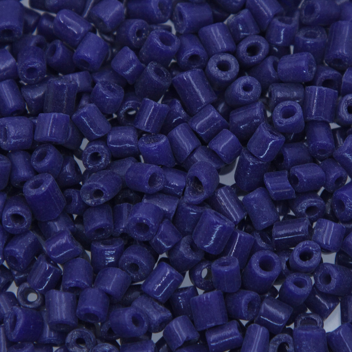 SV100-71: VIN VEN Tube OP Navy Blue 4x5MM AVG - 250GM